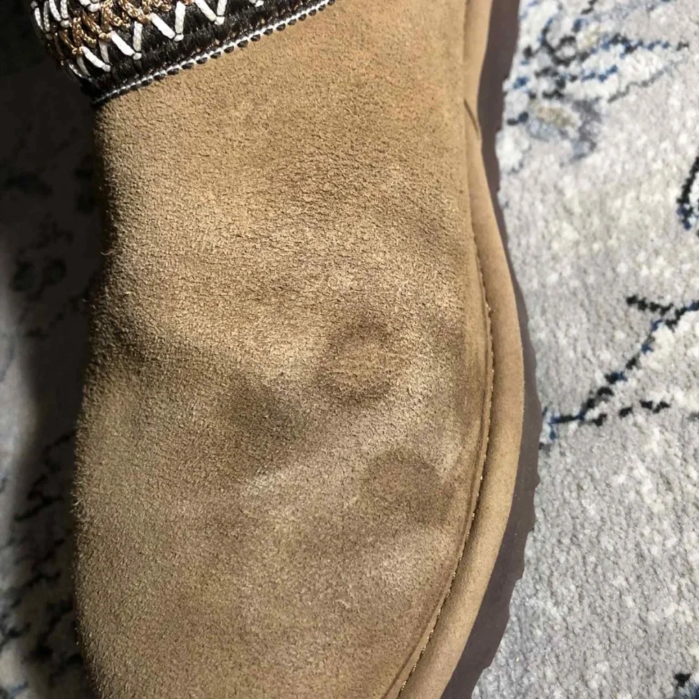 UGG Classic Short Crescent Chestnut